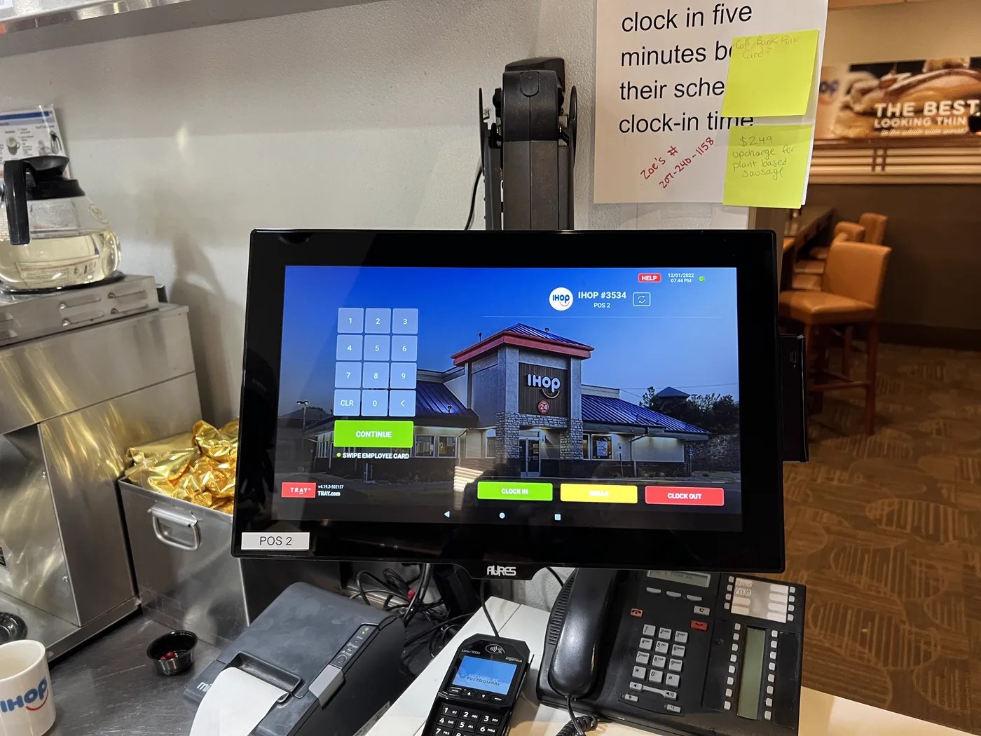 Restaurant POS station with payment terminal